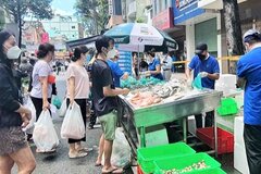 Nới lỏng bằng ‘thẻ xanh Covid-19’