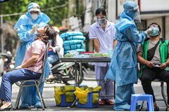 Đau đầu với phí xét nghiệm