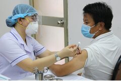 Thủ tướng yêu cầu không được thu phí tiêm chủng vaccine Covid-19