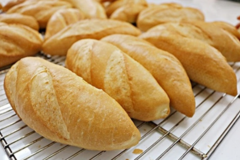 Cách làm Bánh Mì Việt Nam không cần bột nở siêu đơn giản tại Nhà