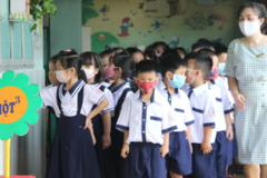 Hướng dẫn cách viết mẫu đơn xin vào lớp 1 đúng tuyến, trái tuyến 2021 mới nhất