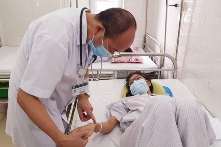 Bệnh nhân sốt xuất huyết gia tăng, cảnh báo nguy cơ “dịch chồng dịch”