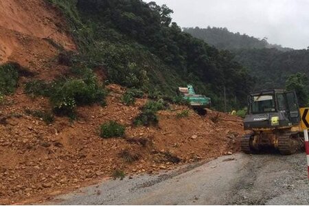 Hơn 42.000 học sinh tại Hà Tĩnh phải nghỉ học do ảnh hưởng của bão số 8