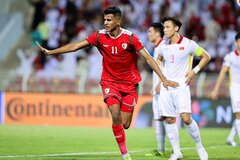 Chuyên gia châu Âu: ‘Cầu thủ Việt Nam chơi bóng như lứa U10’