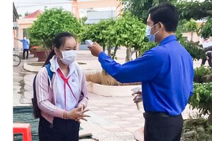 Hơn 70% học sinh Cà Mau đến lớp trong ngày đầu trở lại trường