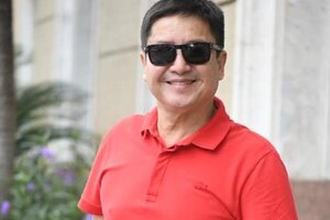 Chí Trung tuổi 60 'vẫn ở nhà tập thể với chút danh quèn'