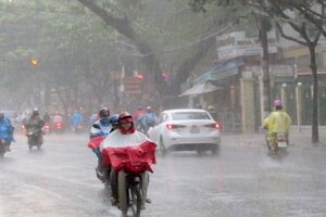 Tin thời tiết 20/12: Bão số 9 tiếp tục mạnh lên gây mưa lớn ở Bắc Trung Bộ