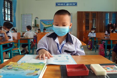 Học sinh lớp 1, 2 ở Hà Nội kiểm tra học kỳ trực tiếp