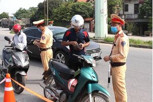 Vi phạm giao thông có thể bị phạt đến 75 triệu đồng từ 2022
