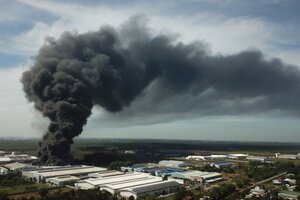 TP.HCM: Cháy xưởng sản xuất tôn hàng ngàn mét vuông trong KCN Tân Phú Trung