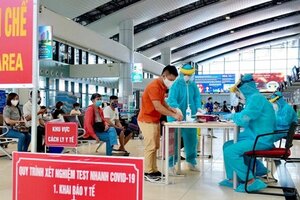 Kiến nghị bỏ test nhanh khách nhập cảnh, chỉ cần kết quả âm tính PCR