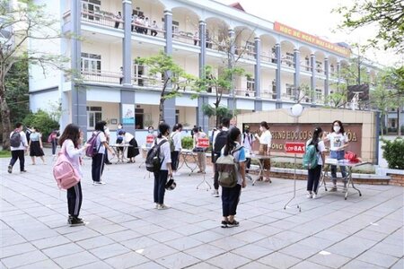 Sau Tết Nguyên đán, học sinh ở nhiều địa phương trở lại trường