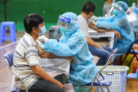 Việt Nam sẽ tổ chức tiêm vaccine xuyên Tết Nguyên đán