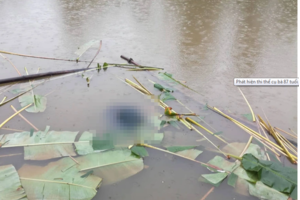 Tả hỏa phát hiện thi thể cụ bà nổi trong ao cá