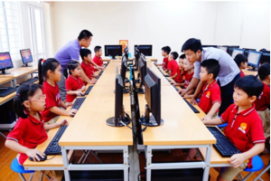 Tiếng Anh và Tin học sẽ là môn học bắt buộc với học sinh từ lớp 3