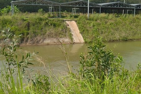 Nhảy xuống kênh cứu người, hai thanh niên tử vong thương tâm