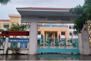 Con trai để lộ đề thi, Hiệu trưởng bị kiểm điểm phê bình hạ bậc thi đua