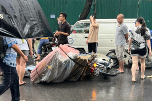 Truy tìm nữ tài xế xe máy liên quan vụ tai nạn khiến 1 người tử vong ở Hà Nội