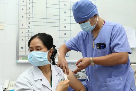 Vĩnh Phúc: Hơn 1.300 người dân đã tiêm vaccine phòng Covid-19 mũi 4