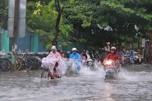 Tin thời tiết 1/7: Bắc và Trung bộ mưa to, nguy cơ lũ quét, ngập úng