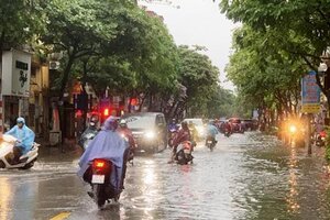 Tin thời tiết 14/7: Miền Bắc và Nam tiếp tục hứng mưa lớn