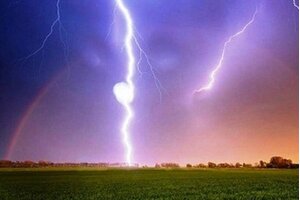 Đang cấy lúa, một phụ nữ ở Thái Bình bị sét đánh tử vong