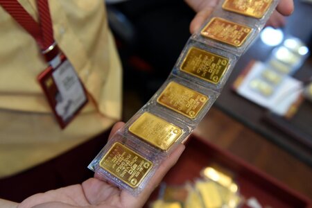 Giá vàng hôm nay 15/7: Cả vàng SJC và vàng nữ trang đồng loạt giảm nhẹ