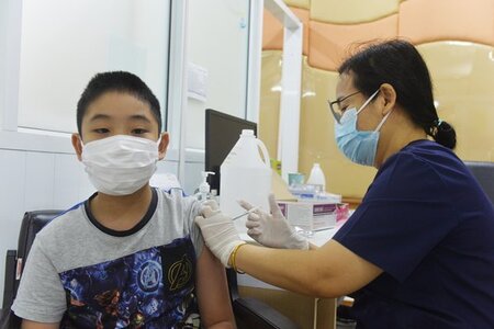 Tập trung tiêm vaccine cho trẻ từ 5 - 11 tuổi nguy cơ cao, bệnh nền, béo phì