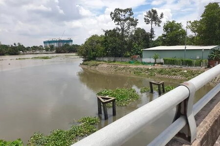 Phát hiện 2 thi thể trôi nổi trên sông Sài Gòn