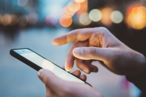 Phó Giám đốc Sở GD&ĐT Hà Nội: Nhà trường không được ép phụ huynh dùng sổ liên lạc điện tử