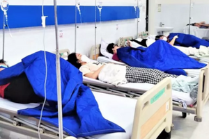 Chuyên gia chỉ ra 5 vấn đề về an toàn trường học sau vụ 600 học sinh nhập viện nghi ngộc độc