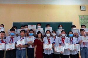 Vượt nghịch cảnh truyền lửa đam mê cho học trò