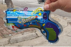 Nhiều học sinh ở Nghệ An nhập viện, nghi hít phải khí độc từ súng đồ chơi