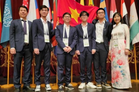 Tuyên dương học sinh đoạt giải Olympic và Khoa học kỹ thuật quốc tế năm 2022