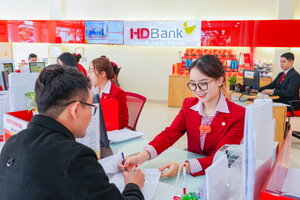 Gửi tiết kiệm tại HDBank, nữ khách hàng ở Hà Nội trúng 1 tỷ đồng