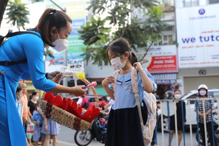 Xuất hiện tình trạng người lạ dụ dỗ học sinh tại Nghệ An, phụ huynh cần cảnh giác