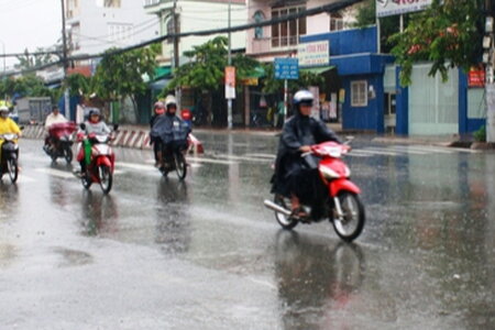 Tin thời tiết 31/3: Miền Bắc tiếp tục mưa, Nam Bộ nắng nóng