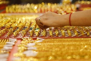 Giá vàng hôm nay 10/4: Vàng nữ trang đồng loạt giảm nhẹ