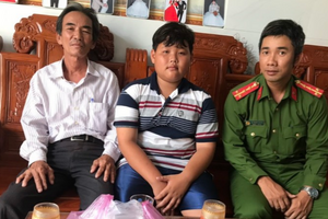 Biểu dương nam sinh lớp 6 dũng cảm cứu 2 người đuối nước khi tắm biển