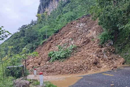 Lào Cai: Khẩn trương khắc phục sạt lở trên nhiều tuyến đường do mưa lớn