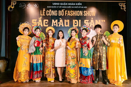 Nữ sinh Trường liên cấp Việt-Úc tự tin với Fashion Show Sắc màu Di sản