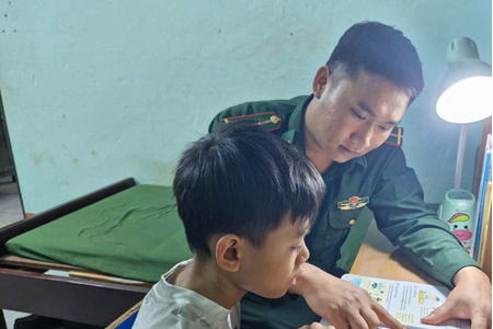 Chiến Sĩ Biên Phòng Gia Lai 'Chắp Cánh Tri Thức': 505 Học Sinh Nghèo Được Nâng Bước Tới Trường