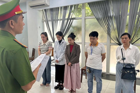Bộ Y tế yêu cầu làm rõ sau khởi tố nhóm nhân viên giả danh bác sĩ tại Phòng khám Quốc tế