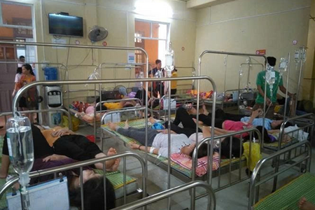 64 người nhập viện nghi ngộ độc sau khi ăn bánh mì