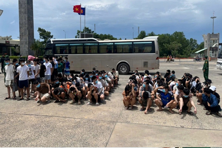 161 công dân Việt bị trục xuất từ Campuchia vì nghi tham gia lừa đảo trực tuyến
