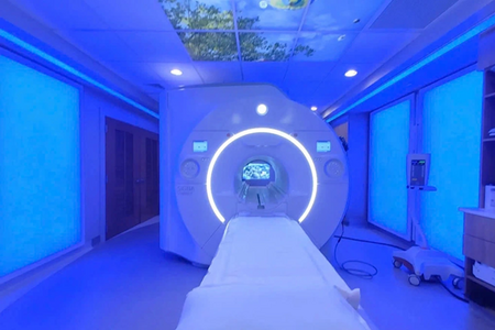 Người đàn ông bị máy MRI hút vào thiệt mạng vì đeo dây kim loại khi máy đang hoạt động
