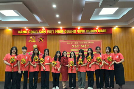 Nữ sinh Hà Tĩnh truyền cảm hứng sống đẹp và học giỏi từ tình yêu lịch sử