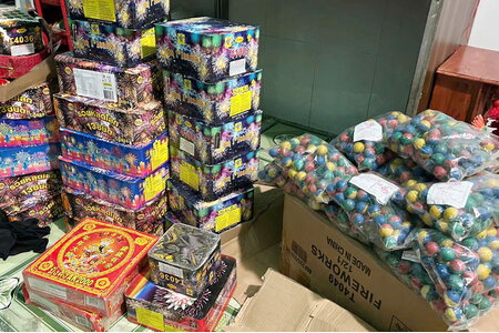 Phát hiện tài xế xe taxi công nghệ vận chuyển 144 kg pháo lậu ở địa bàn giáp biên giới