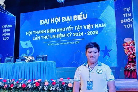 Chàng trai khiếm thị chọn tri thức để thay đổi số phận