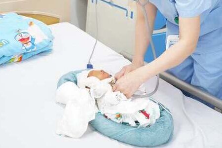 Hồi sinh trái tim cho bé sơ sinh nặng 1,5 kg bị bệnh lý tim bẩm sinh 